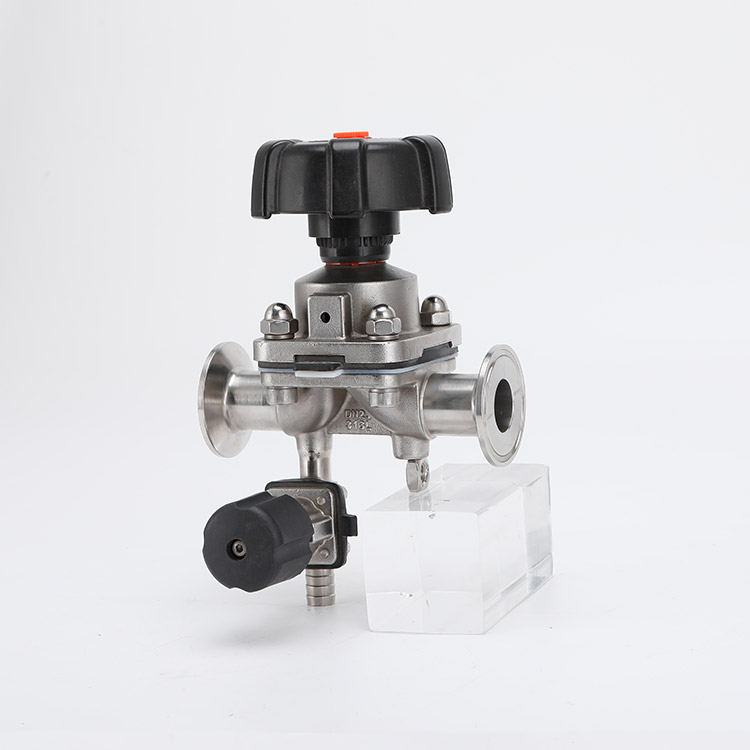 Aseptic diaphragm valve with single sampling valve